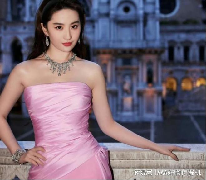 给女生？10 款让她心动的惊喜之选CQ9电子有限公司生日礼物送什么好(图4)